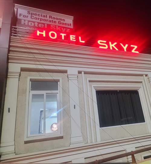 HOTEL SKYZ SIRSA