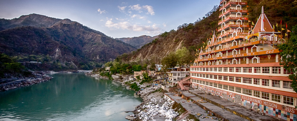 Explore the Spiritual and Scenic Wonders of Rishikesh with Club Vacationz Travel Card