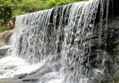 Kovai Kutralam Water Falls