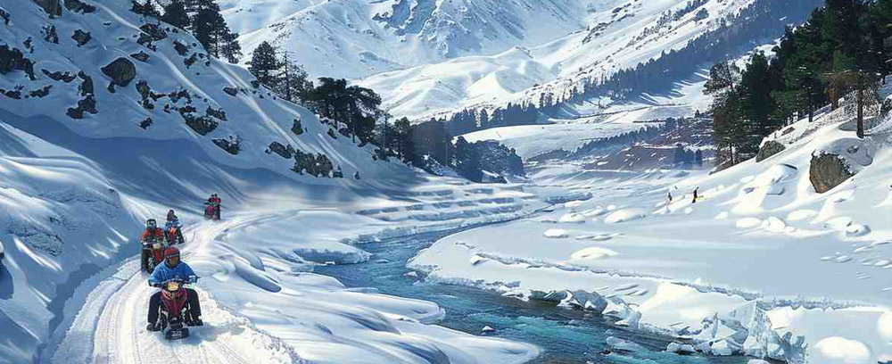 Manali – Snowy Peaks and Adventure