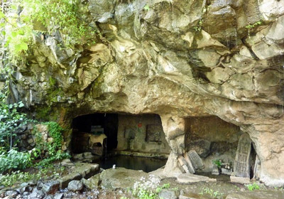 Rajpuri Caves